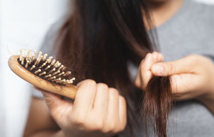 Caduta dei capelli in menopausa, migliori prodotti e integratori