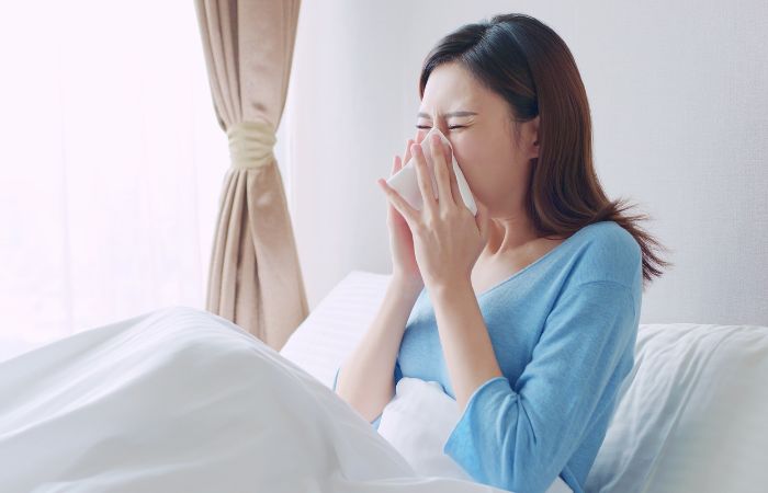 Come dormire bene se hai il raffreddore e naso chiuso