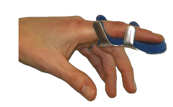 STECCA PER FRATTURA DITA A RANETTA FARMASPLINT MISURA MEDIA IN ALLUMINIO MODELLABILE CON IMBOTTITURA IN SPUGNA POLIURETANICA ANTIALLERGICA RADIOTRASPARENTE 8,5 CM 1 PEZZO - FARMACIA33