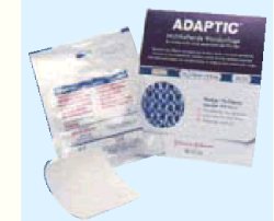 MEDICAZIONE NON ADERENTE STERILE APTIC MISURA 7,6X7,6CM 10 PEZZI 2012ZI - FARMACIA33