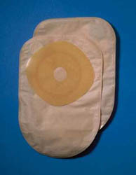 SACCA A FONDO CHIUSO CON BARRIERA PROTETTIVA SVILUPPATA SULLA TECNOLOGIA STOMAHESIVE FILTRO INCORPORATO E PELLICOLA DI RIVESTIMENTO PRETAGLIATO OPACO COLODRESS PLUS 38MM 30 PEZZI - FARMACIA33