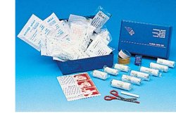 CASSETTA PRONTO SOCCORSO CARAVAN, PER L'AUTOMOBILE, IL CAMION E TUTTI GLI AUTOMEZZI. OBBLIGATORIA IN MOLTE NAZIONI EUROPEE CON CONTENUTO CONFORME ALLA NORMATIVA DIN 13164/B - FARMACIA33